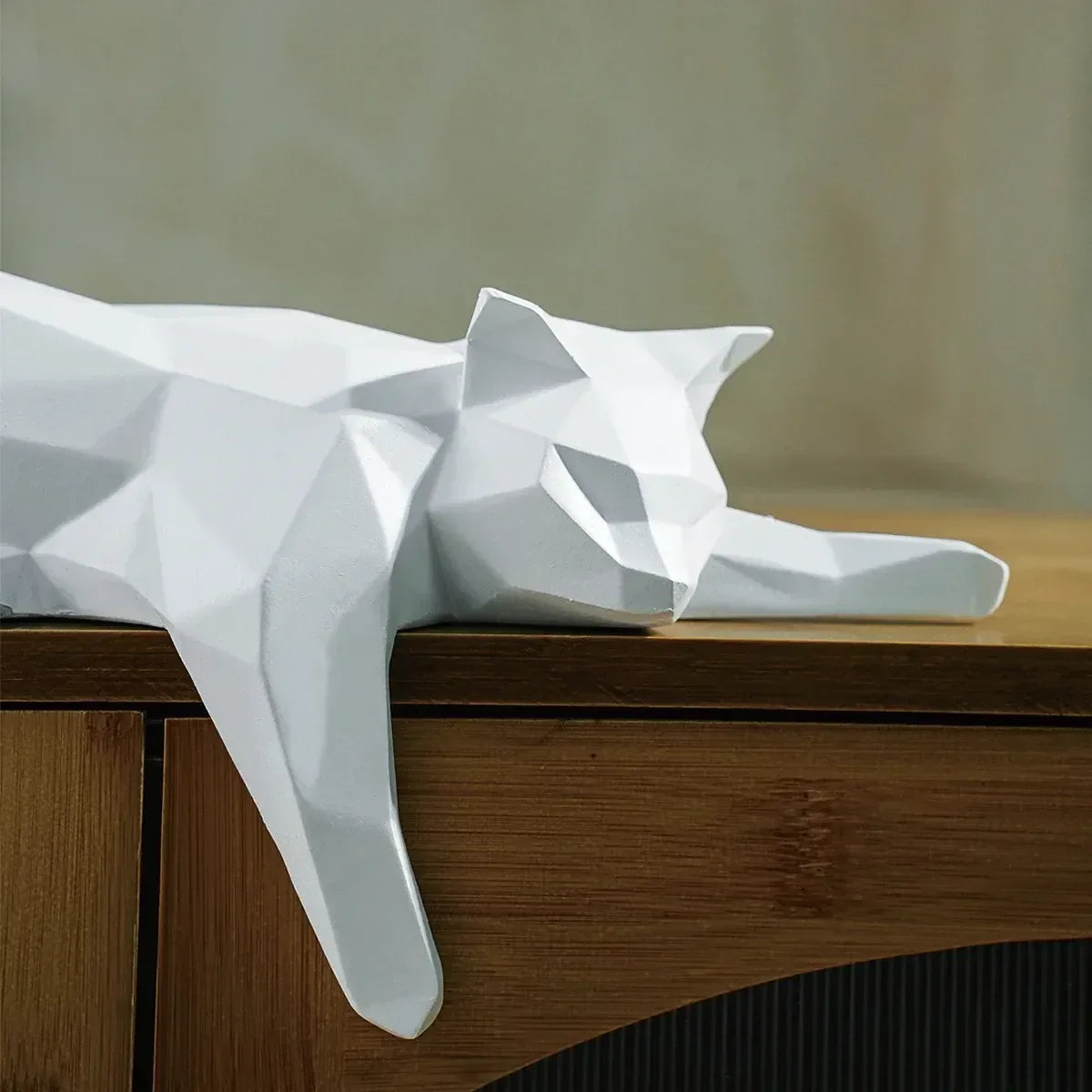 Geometric Cat Sculpture – Modern Minimalist Resin Accent
