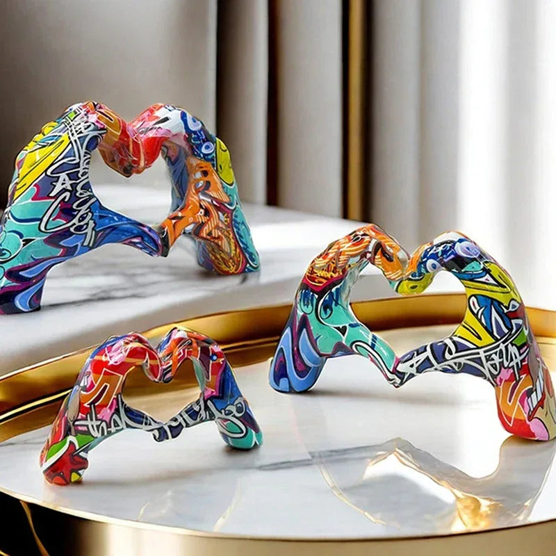 Graffiti Hand Heart Statue – Nordic Resin Love Gesture Home Decor
