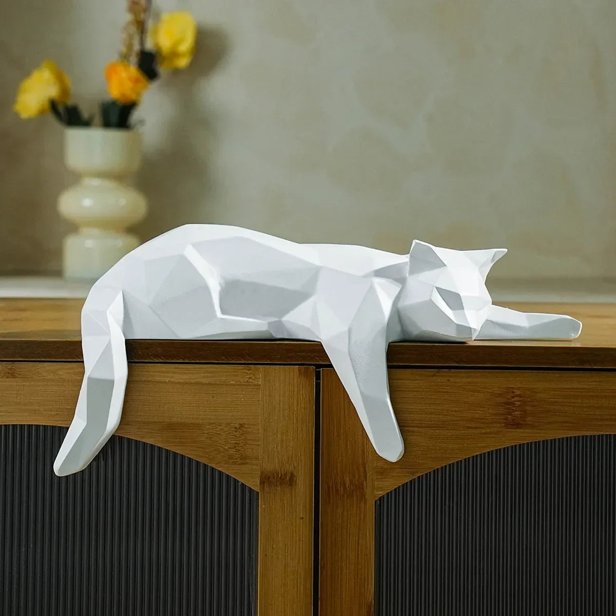 Geometric Cat Sculpture – Modern Minimalist Resin Accent