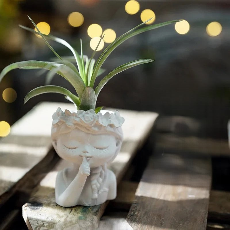 Pretty Girl Silicone Mold – DIY 3D Planter & Candle Holder Casting Tool