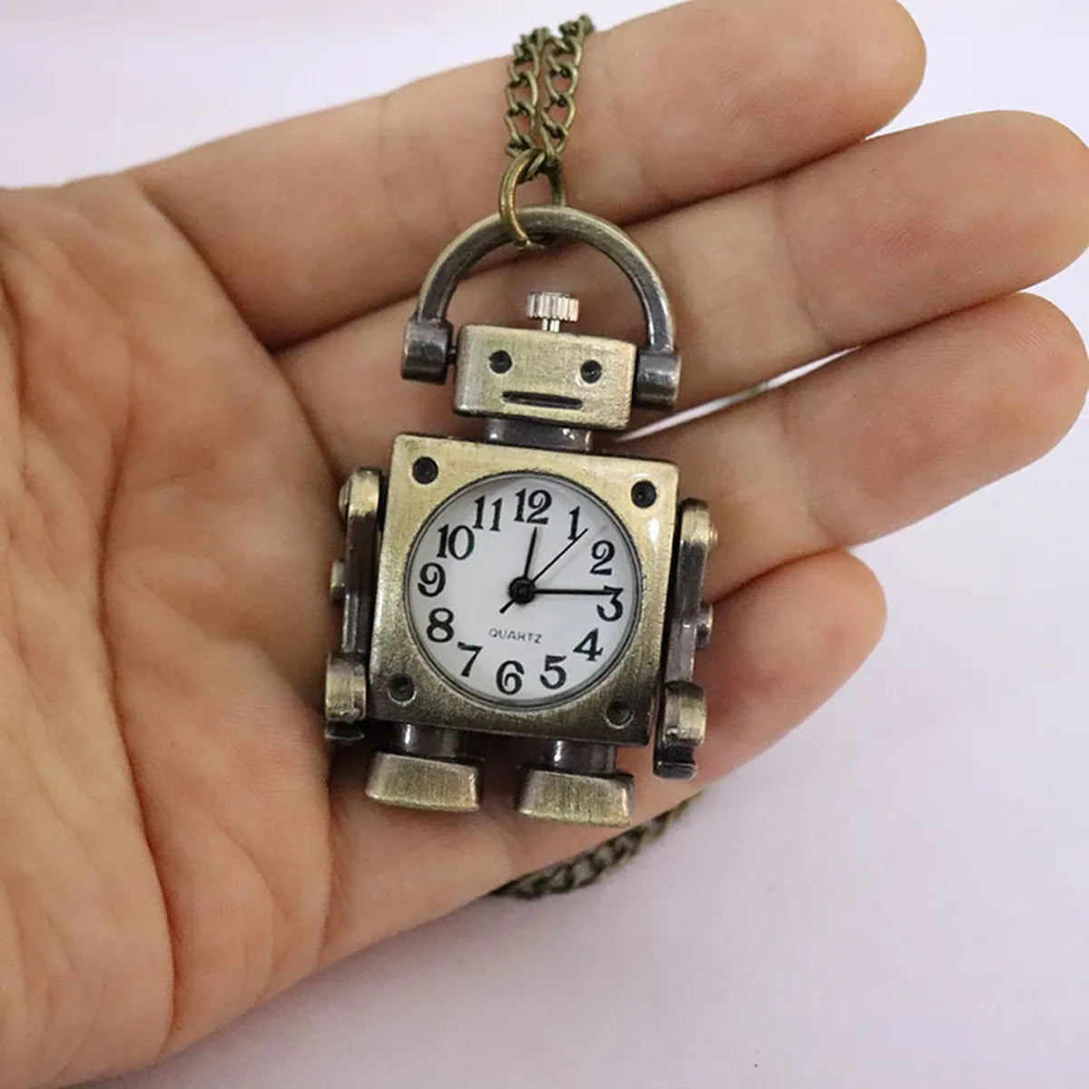 Vintage Robot Quartz Pocket Watch – Round Dial Keychain & Bag Charm
