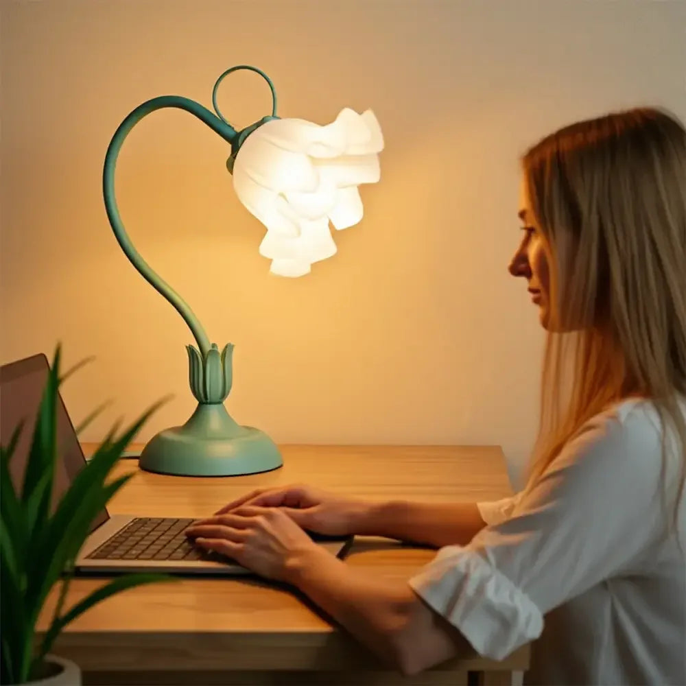 Green Vintage Flower Lamp 360° Adjustable LED Bedside Three-Tone Diamond Light