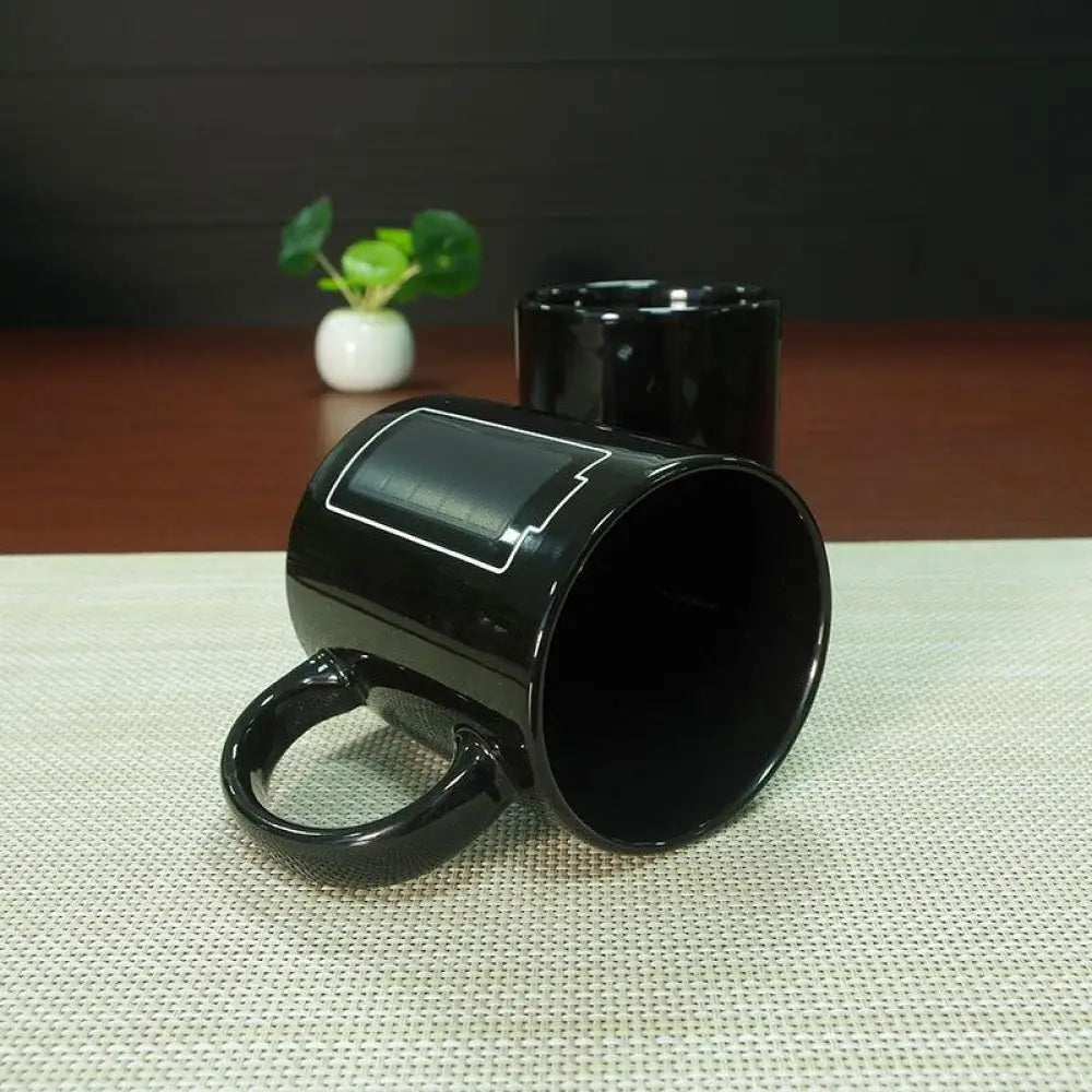 Heat-Reacting Charging Mug