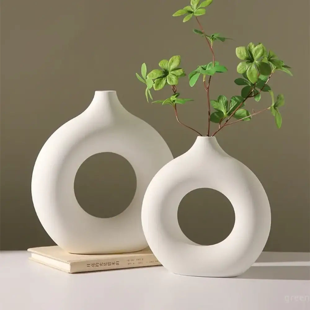 Minimalist Single-Stem Decor